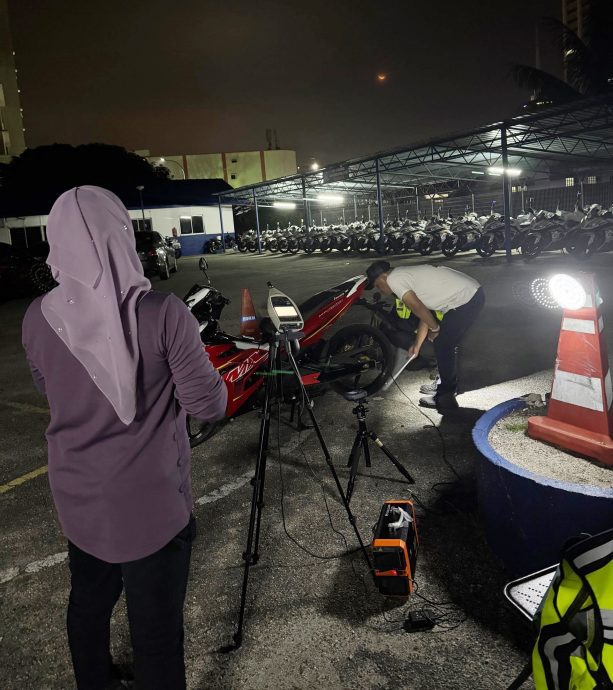 东：（已签发）关丹警方执法行动开139张罚单 2人因危险驾驶被捕