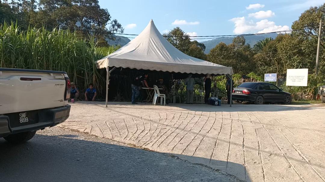 东:(已签发)双溪吉流地契芭设3检查站,榴梿农民炮轰当局荒谬