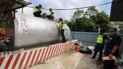 彭内贸局突击非法储油站   起1.7万公升柴油 捕6外劳