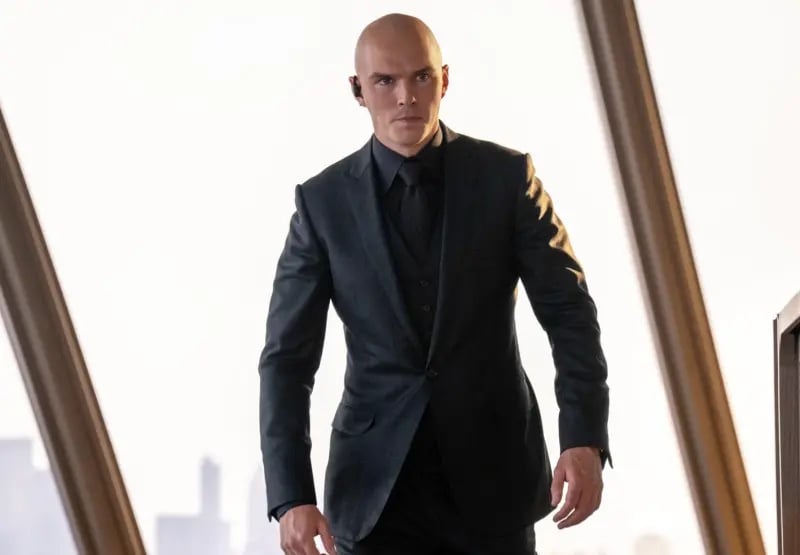 两代超人没心结 亨利鼓励大卫：享受过程