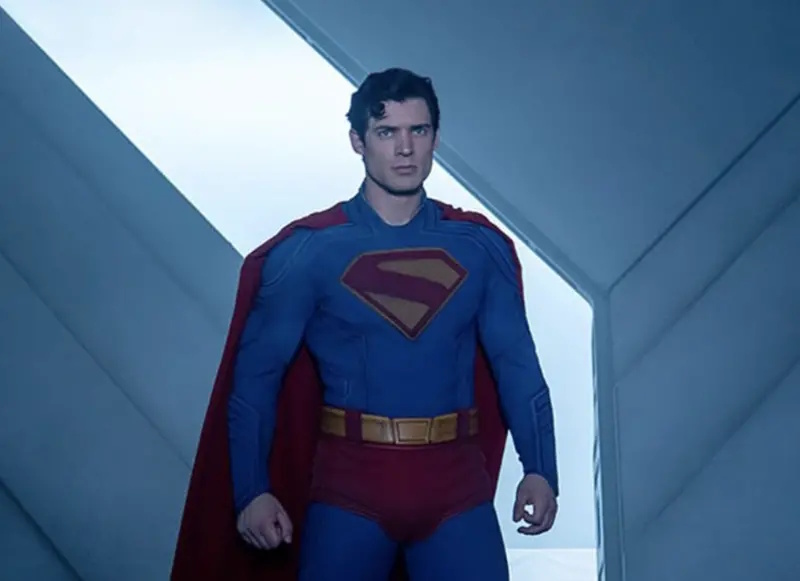 两代超人没心结 亨利鼓励大卫：享受过程