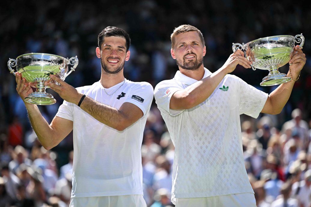 两盘送蛋创公开赛时代决赛最狂胜  斯瓦泰克温网首封后