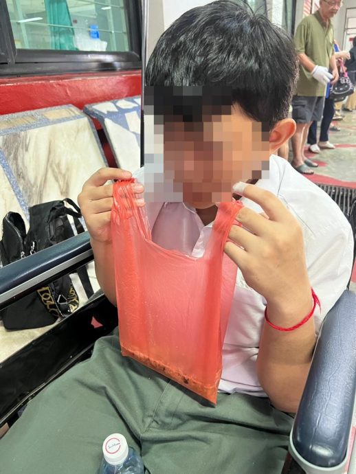 中三生教室内遭同学殴打至晕 实习教师在场目睹