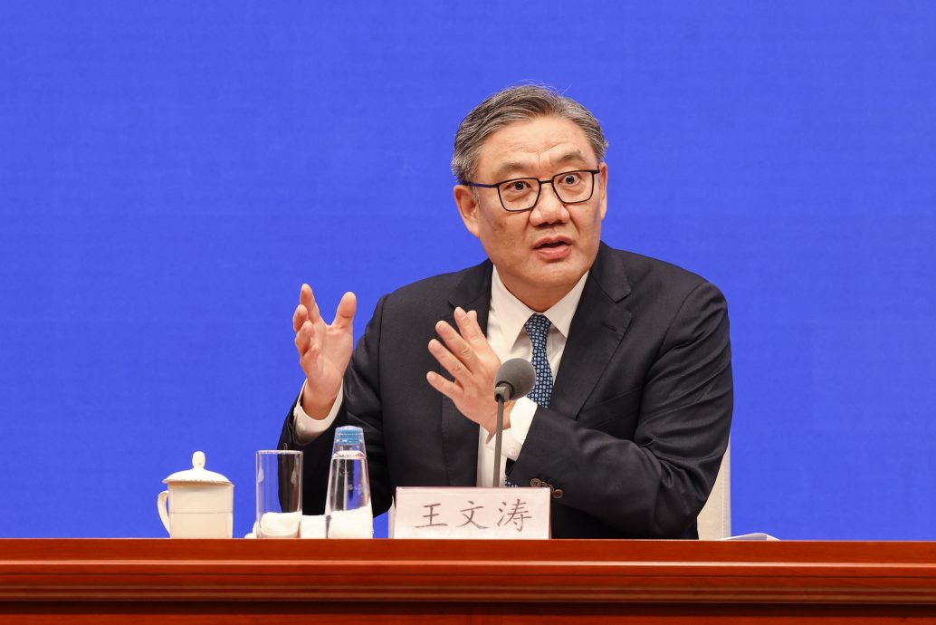 中国商务部部长王文涛会见黄仁勋  吸引外资政策不会变