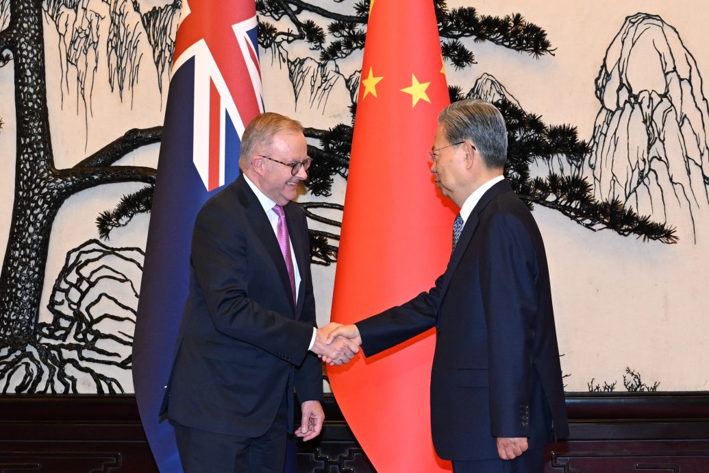 中国海军在水域附近实弹演习 澳总理向习近平抱怨