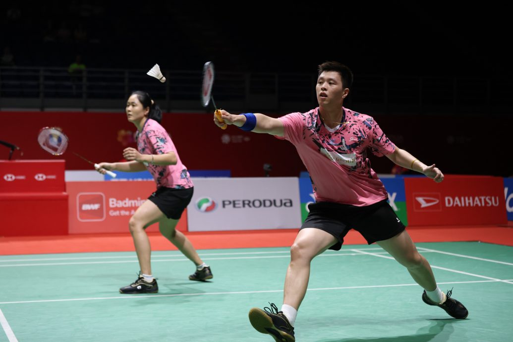 中国羽球超级1000赛| 荣韵 红海首圈出局  杰蔚携天仙闯16强