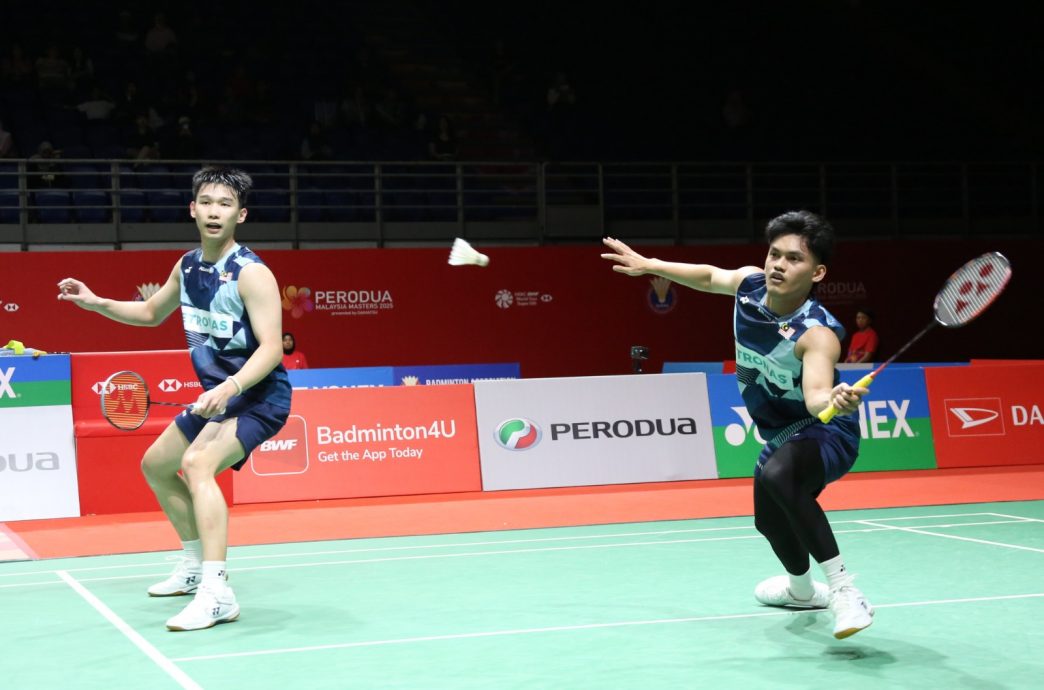 中国羽球超级1000赛| 荣韵 红海首圈出局  杰蔚携天仙闯16强