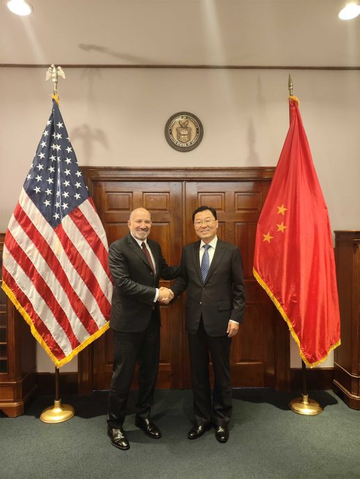 中国驻美大使谢锋与美商务部长卢特尼克会面