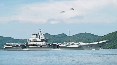中山东舰编队 首访港 李家超：国家安全固若金汤