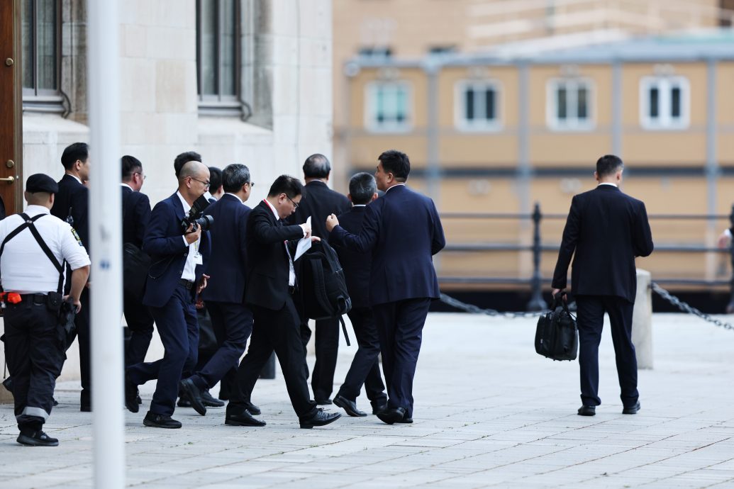 中美经贸首日谈判结束 特朗普：“中方很强硬” 