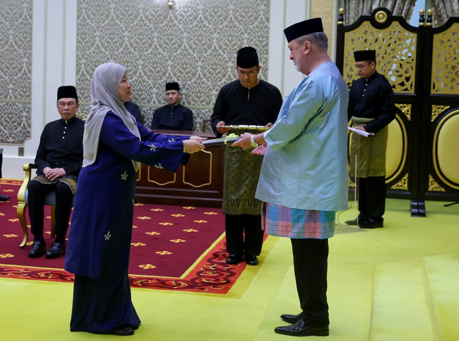 主文/法官宣誓就职/阿布巴卡:多元国家司法责任重大 盼无惧无私履职 上诉庭拟增至10组不同的法官加速审案