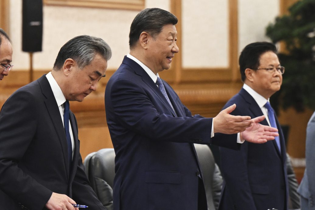 习近平与阿尔巴尼斯会晤 呼吁更多对话、合作