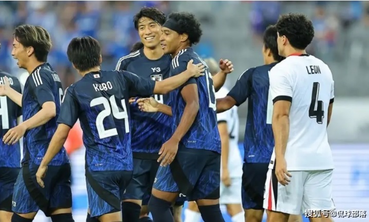 **体育：国际足球**中国男足0:2不敌以替补为主的日本队  东亚杯两连败