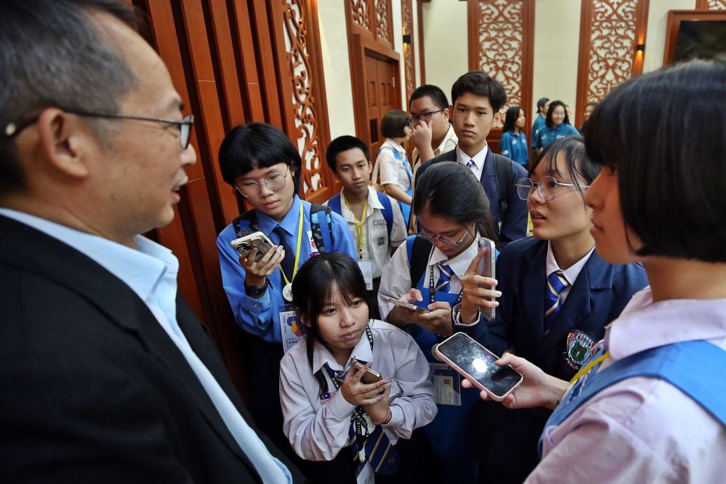供上网(23/7见报)学海学记专题,七区共用