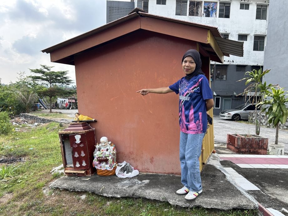 供星洲网/神仙也有“落难”时?,组屋拿督公神龛成“神像收难所”