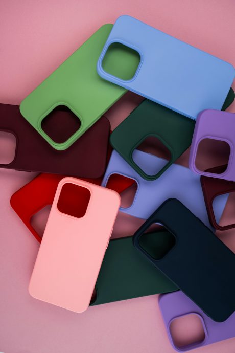 供星洲网：中国“9.9元包邮”手机壳热销 消费者：有股刺鼻味儿