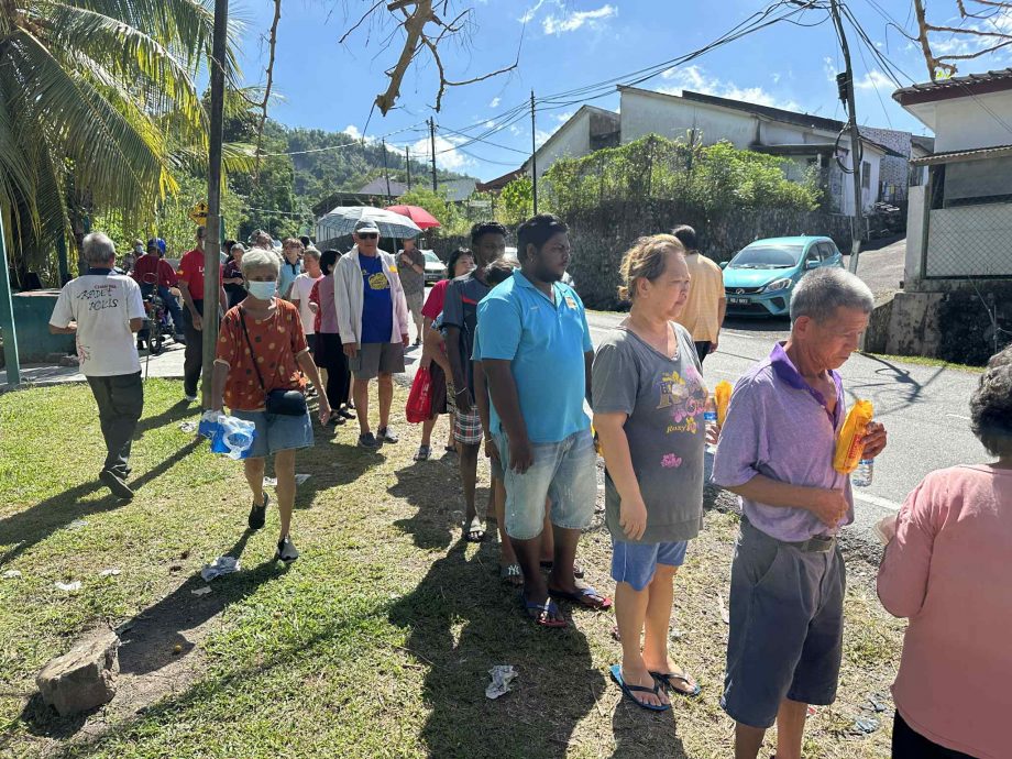 供星洲网：暖势力：不富裕也能助人，越南女子每月初一十五派饭温暖芙市