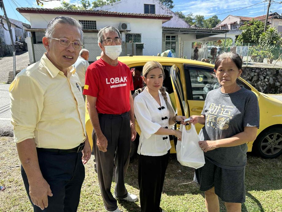 供星洲网：暖势力：不富裕也能助人，越南女子每月初一十五派饭温暖芙市
