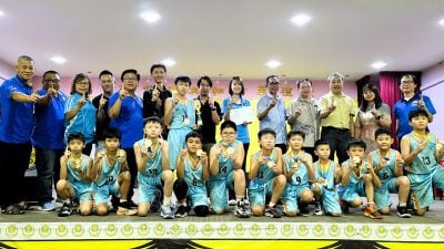 青体副部长首踏足到森为篮球赛闭幕 赞森是篮运发源地