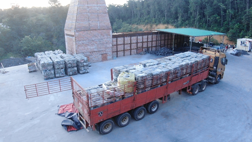 侦破非法处理电子废料 充公重逾10万公斤电子废料