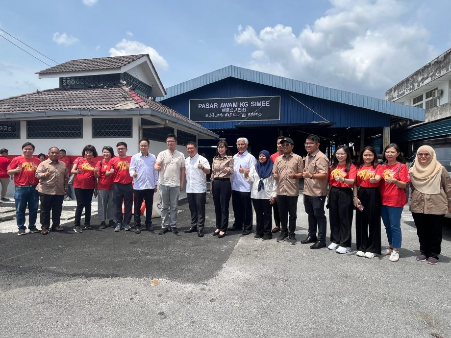 倪可敏率团三访怡狮尾巴刹 再拨100万提升通风和厕所