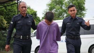 停泊岛翻船3死 船夫认吸毒罪
