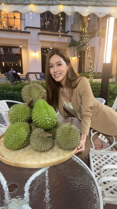 傅嘉莉马来西亚狂吃榴梿　获赠隐藏版Labubu感兴奋