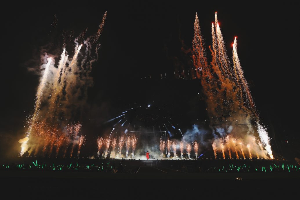 光良唱到凌晨衣服炸裂 撩粉“来都来了不要回家”