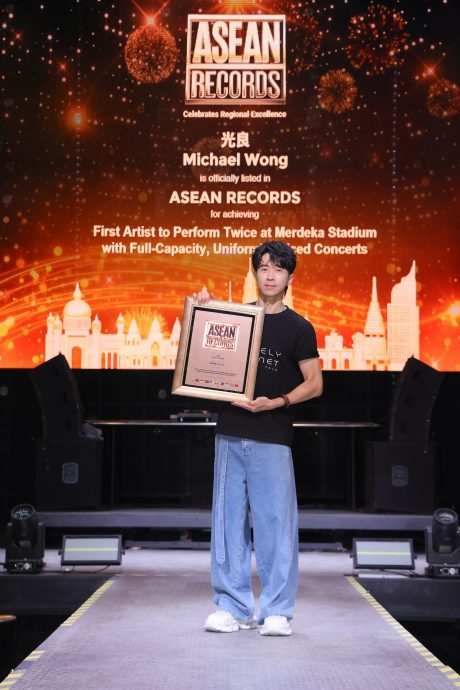 光良获颁东盟纪录 想回怡保开唱未如愿