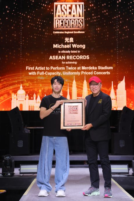 光良获颁东盟纪录 想回怡保开唱未如愿