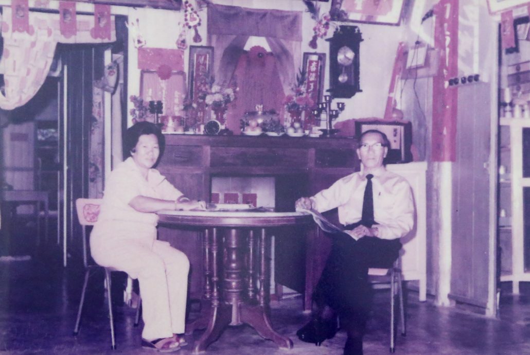 【暖势力】| 三代20人行医路 郑汉平剪报星洲43年助病人解惑