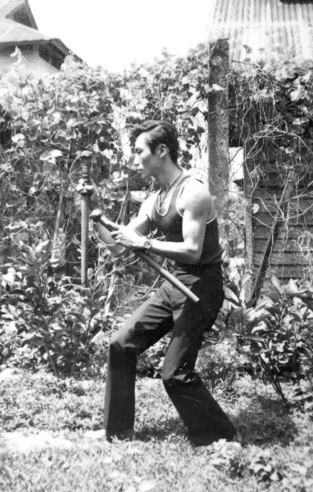 【暖势力】| 三代20人行医路 郑汉平剪报星洲43年助病人解惑