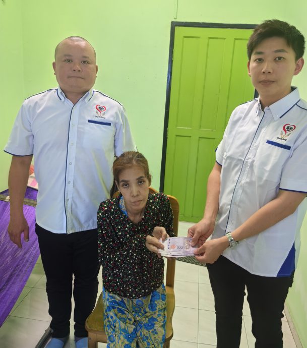 全国版／【暖势力】／善心组织捐4千助度难关 懂事孩子半工读养患病母亲 