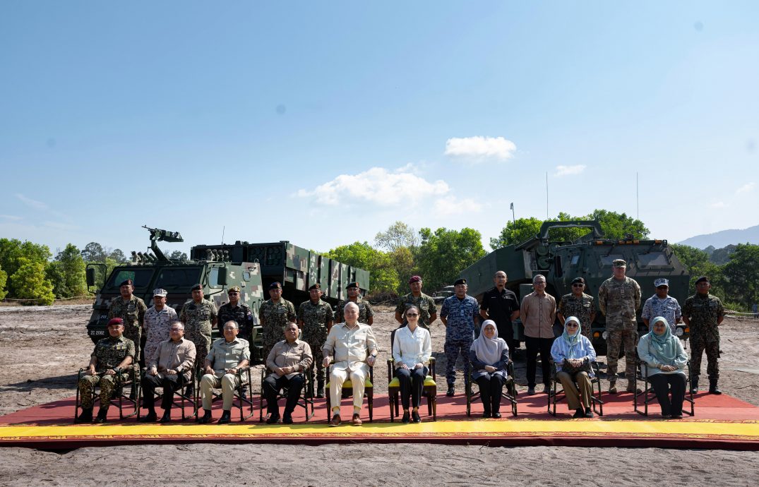 苏丹出席马美演习，见证实弹火箭发射