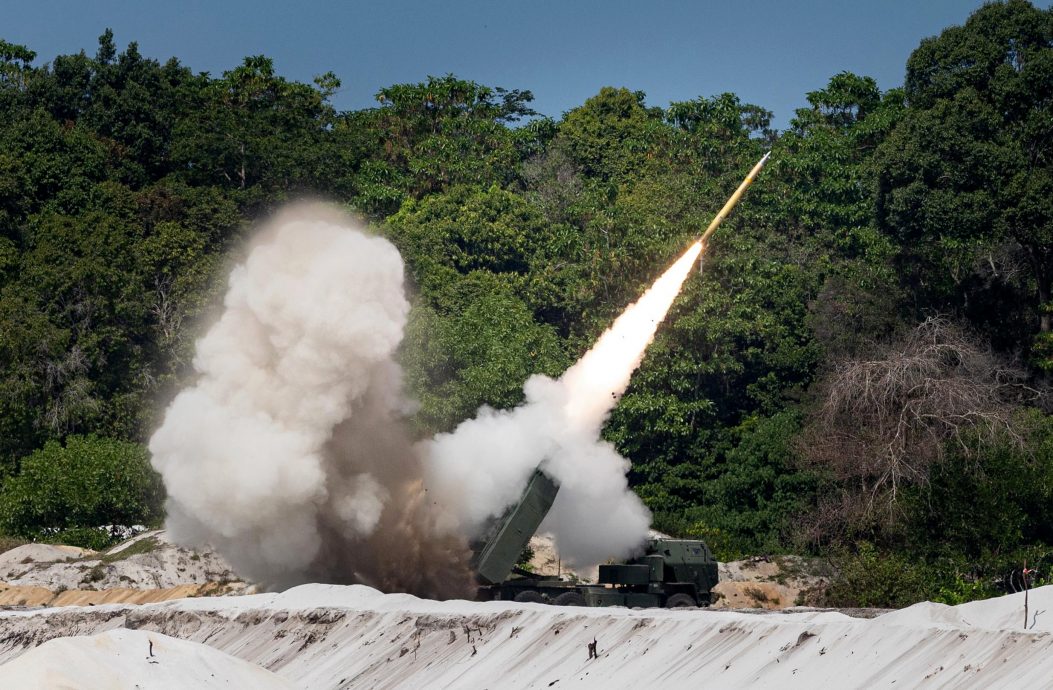 苏丹出席马美演习，见证实弹火箭发射