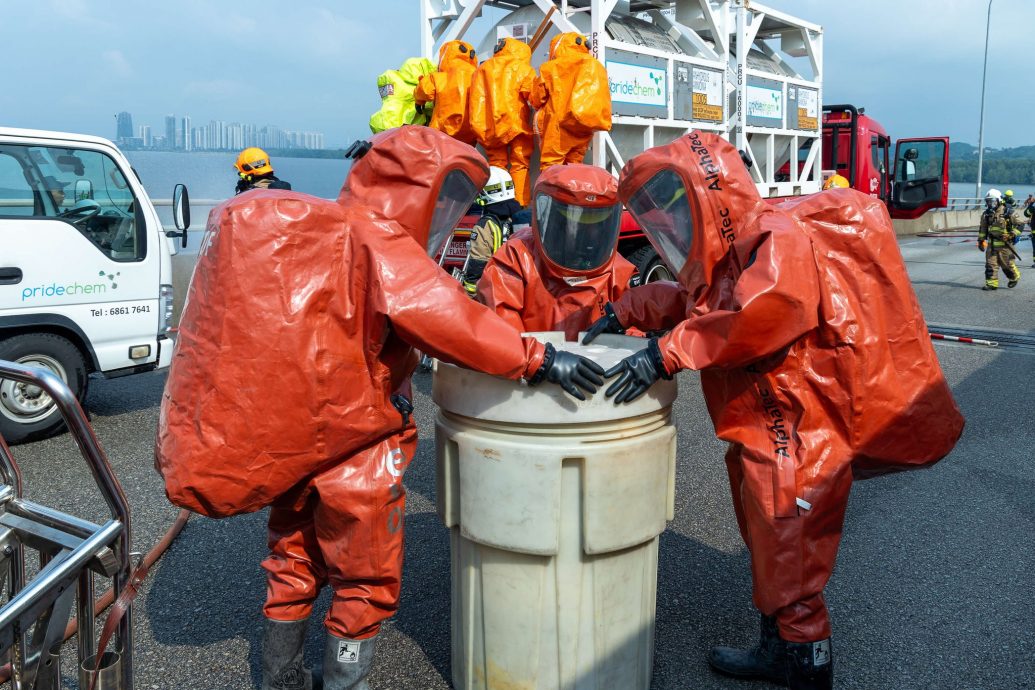 **全国综合**全国：第14届马新双边合作演习  第二通道模拟化学品泄漏事故