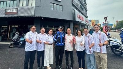 警队总监莫哈末尤斯里  访轩集团雅马哈生活专区