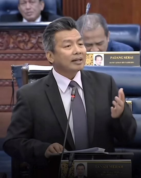 全国：（未签发)丹那美拉国会议员拿督斯里依克玛希山促请教育部以人民利益为重，尽速解决令人窒息的官僚程序问题。