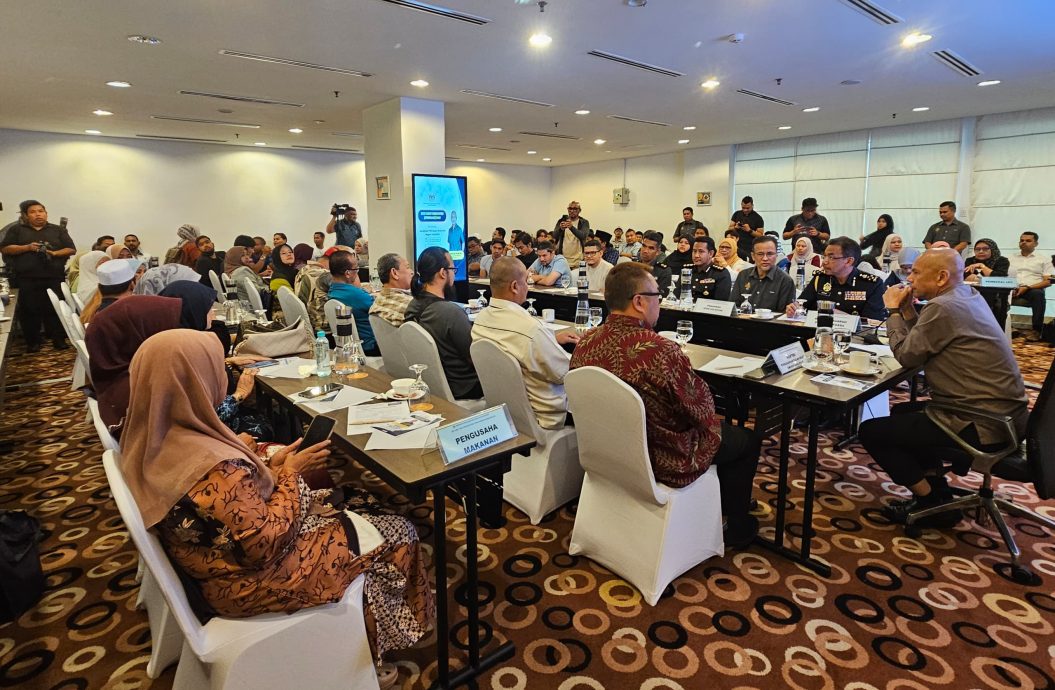 全(已签)：内贸部本周将发函传召另外4家公司，以要求业者就价格调整作出合理解释。