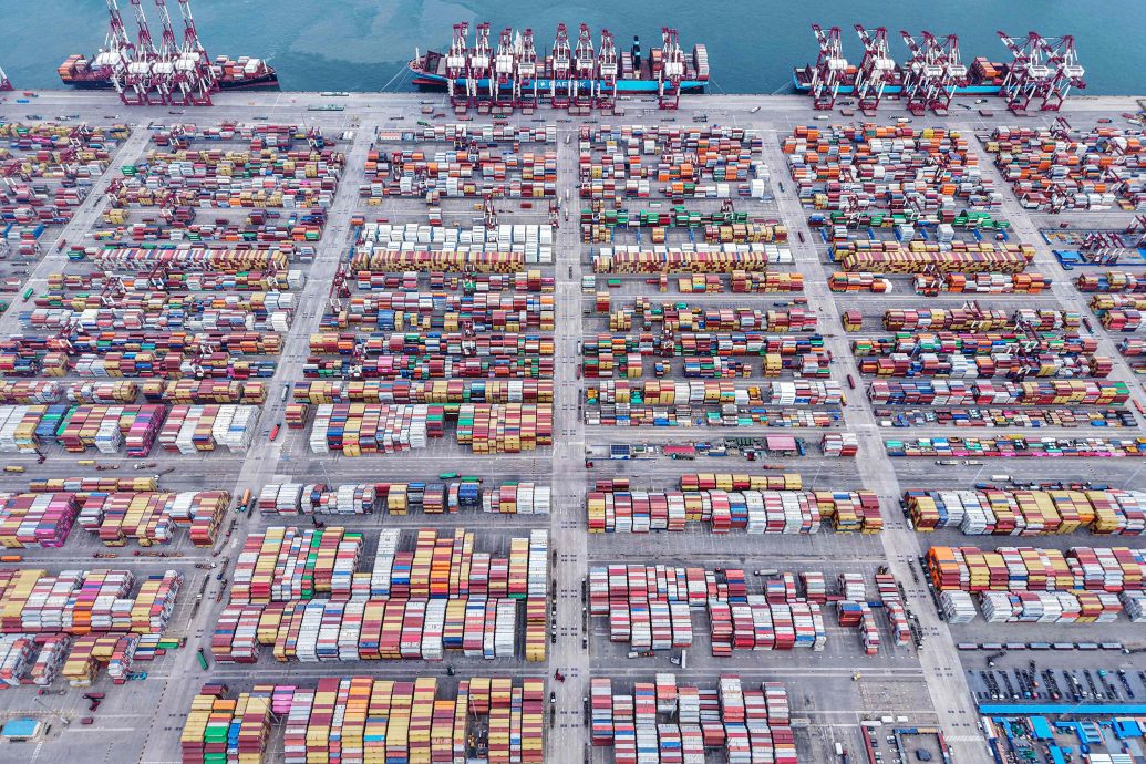 全球强硬博弈下 特朗普关税政策暂缓落地