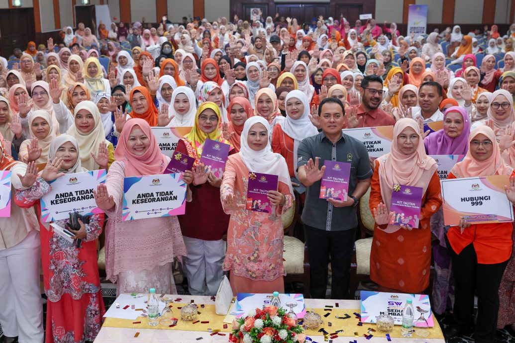 全:已签发/妇女、家庭及社会发展部副部长拿督斯里诺莱妮指出,今年1月至4月,全国共记录了2467宗家庭暴力案件。