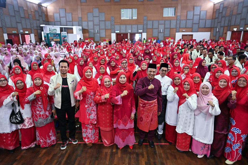 全：已签发／巫统登嘉楼妇女组受促从现在开始展开部署，以期在来届全国大选中重新夺回该州政权。