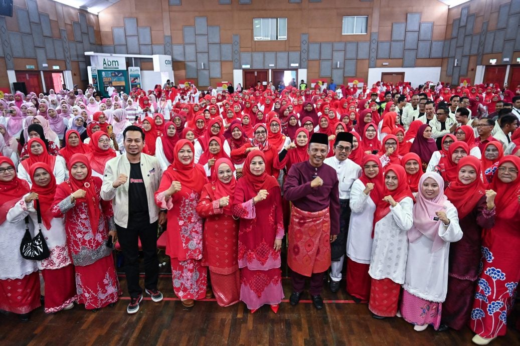 巫统登嘉楼妇女组受促从现在开始展开部署,以期在来届全国大选中重新夺回该州政权。