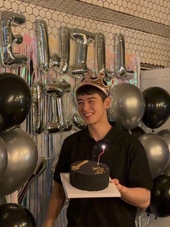 再5天入伍 车银优剃发照曝光