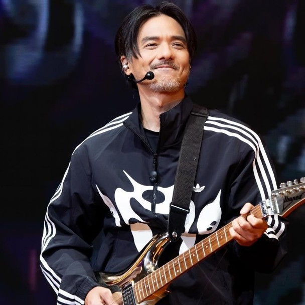 冯德伦露点照出土 笑指陈奕迅扮熟