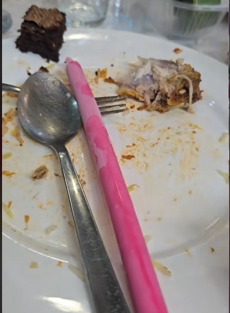 冰淇淋细小如铅笔