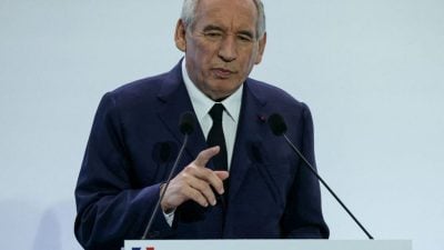 减赤字 法国总理提议取消两个公众假期