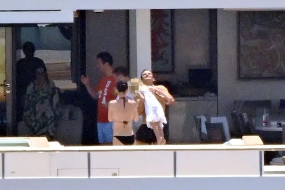 凯蒂佩莉为见女儿 分手后首碰面奥兰杜布朗