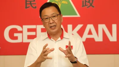称解决教师荒未出示数据   刘华才抨教长掩耳盗铃