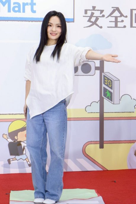 力挺艾怡良养嗓停唱 徐佳莹：这决定很勇敢